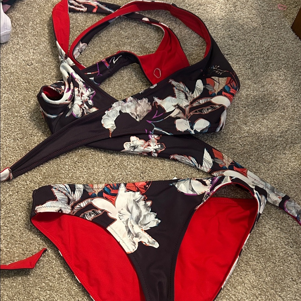 Floral Red Women's Swimwear Set